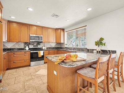 2922 E HERMOSA VISTA Drive