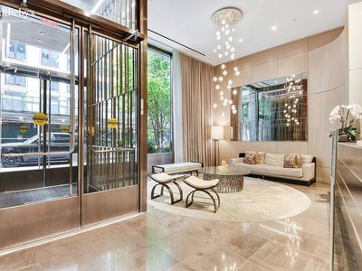 301 E 50th St APT 6B