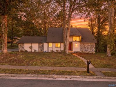 1220 Aldridge Dr SE