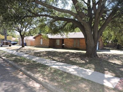 629 NW Sandra Ln