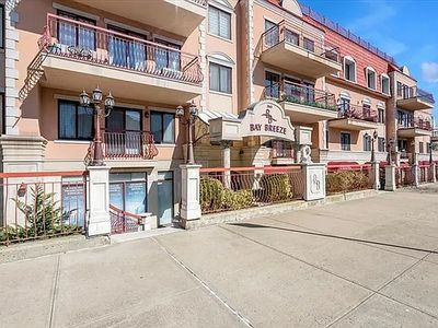 3165 Emmons Ave APT 1L