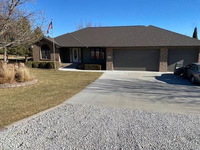 3425 E Cedar Hills Dr