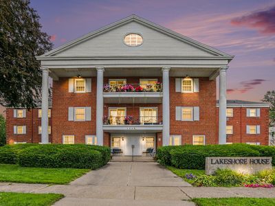 1249 Lakeshore Dr APT 315