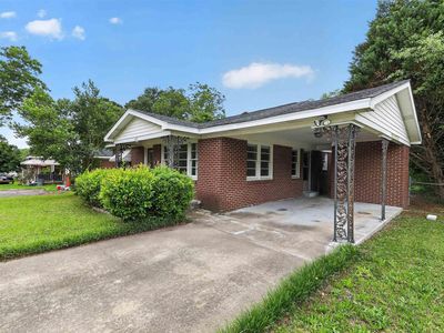 1437 Aralia Dr