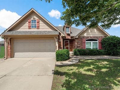 9005 N 154th East Ct