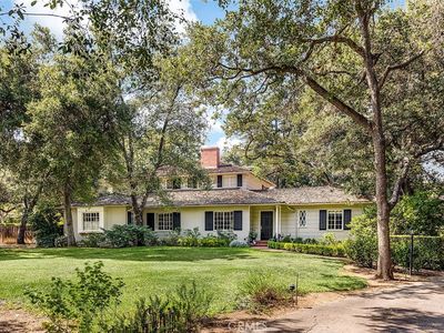 275 Hacienda Dr