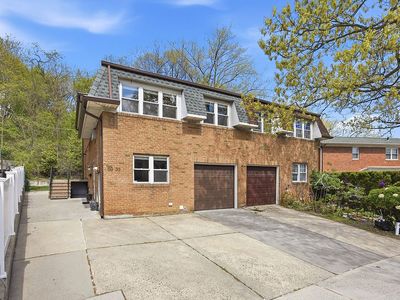 6933 Little Neck Pkwy