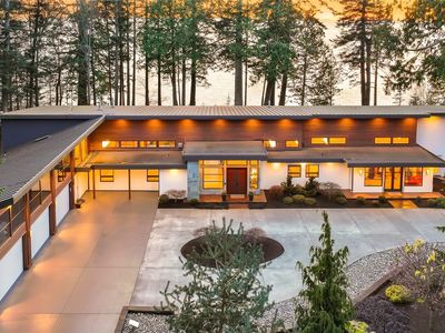 8277 Semiahmoo Drive