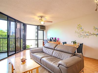 60 N Beretania St APT 604