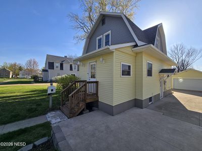 10 9th St SE