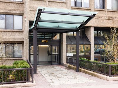 1731 Beacon St APT 402
