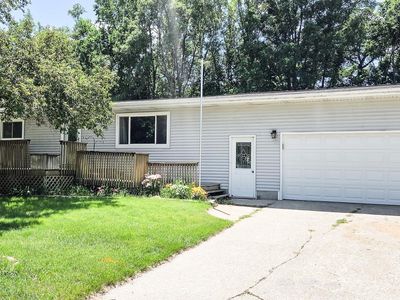 207 Maple Ave