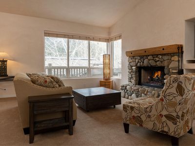 215 River Ridge Ln APT B