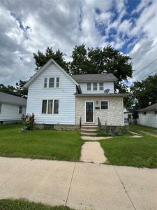Property at 164 Liberty St, Manchester, IA
