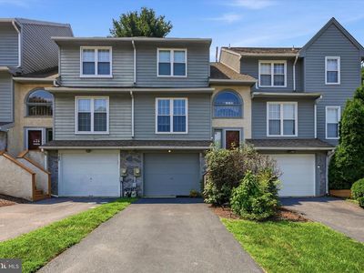 Property at 141 Knollwood Ct, Aston, PA