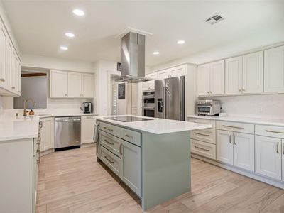 1338 Lowrie Ln