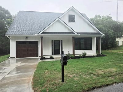 10 N Azalea St
