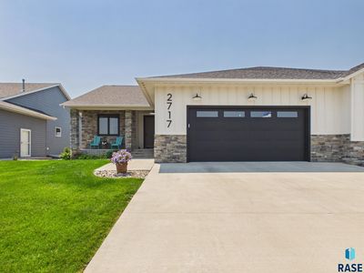 2717 W Oak Hill Dr