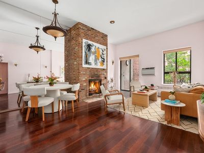 228 W 21st St #2