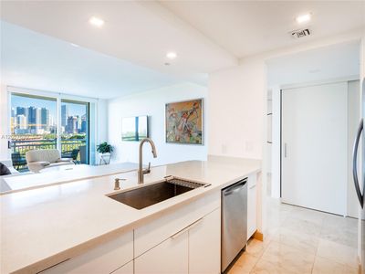 2475 Brickell Ave APT 903