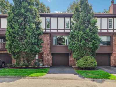 330 Woodbridge Dr