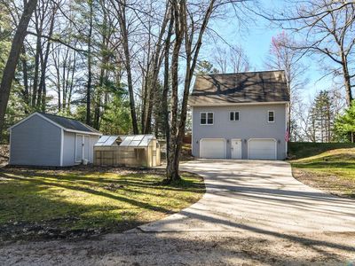 6615 Birchwood Shores Ln