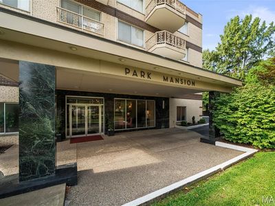 6415 Jamieson Ave APT 204