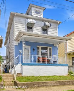 929 S Market St