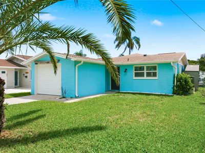 4930 Pompano Dr