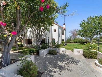 16130 Avenida Venusto