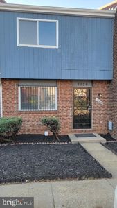 1126 Barnaby Ter SE