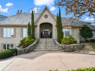 5575 S Castlebay Drive