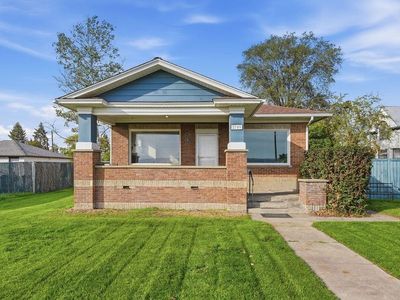 2709 E Illinois Ave