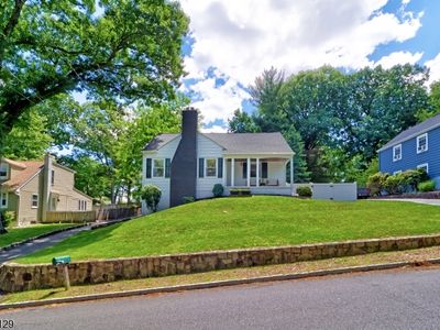 30 Hillcrest Avenue