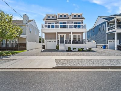 302 E 13th Ave