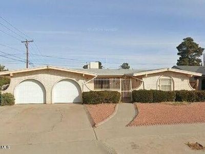 8613 Gazelle Dr