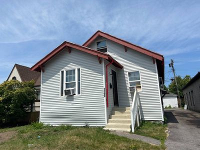 1193 Kenmore Ave