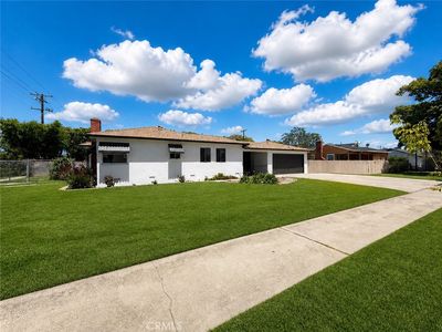 1106 N Sultana Ave