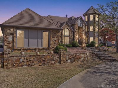 4825 W Oak Leaf Dr