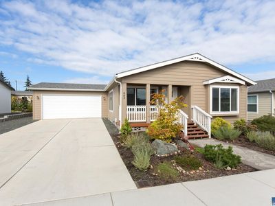 883 N Rock Rose Ave
