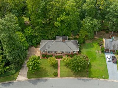 927 Kingston Dr