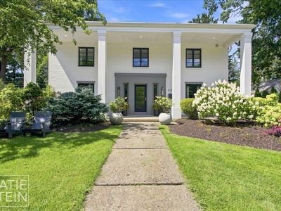 1111 Plymouth Ave SE