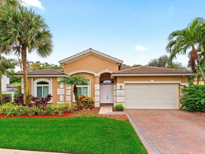 6856 HOULTON Circle