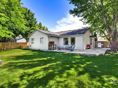 1050 W Verbena Dr