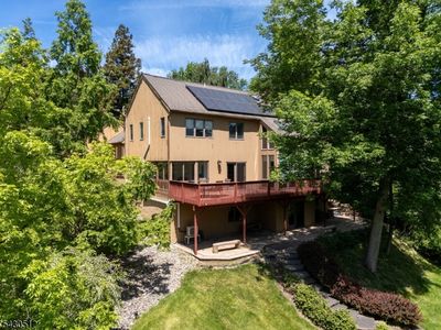33 Murray Dr