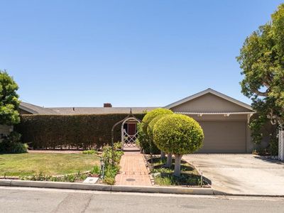 6530 Manana Pl