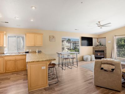 1845 W Canyon View Dr APT 609