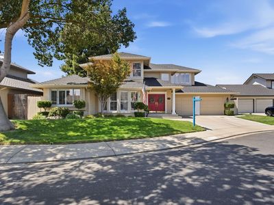 3221 Lakeshore Ct
