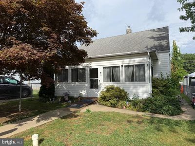 6 Avenal Rd