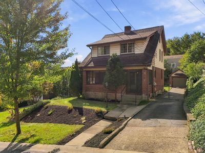 10 Broadmoor Ave